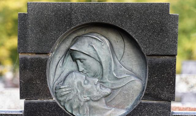 czyszczenie nagrobka z granitu